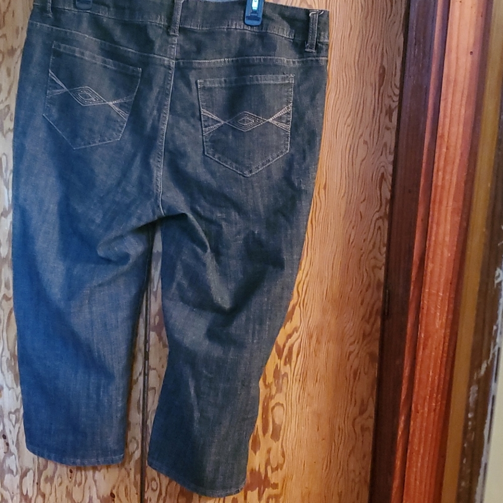Womans Riders Capris 18M - Picture 2 of 4